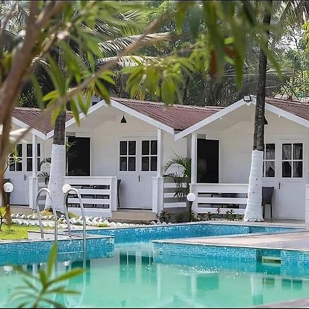 Seabliss Cottages Morjim Ngoại thất bức ảnh