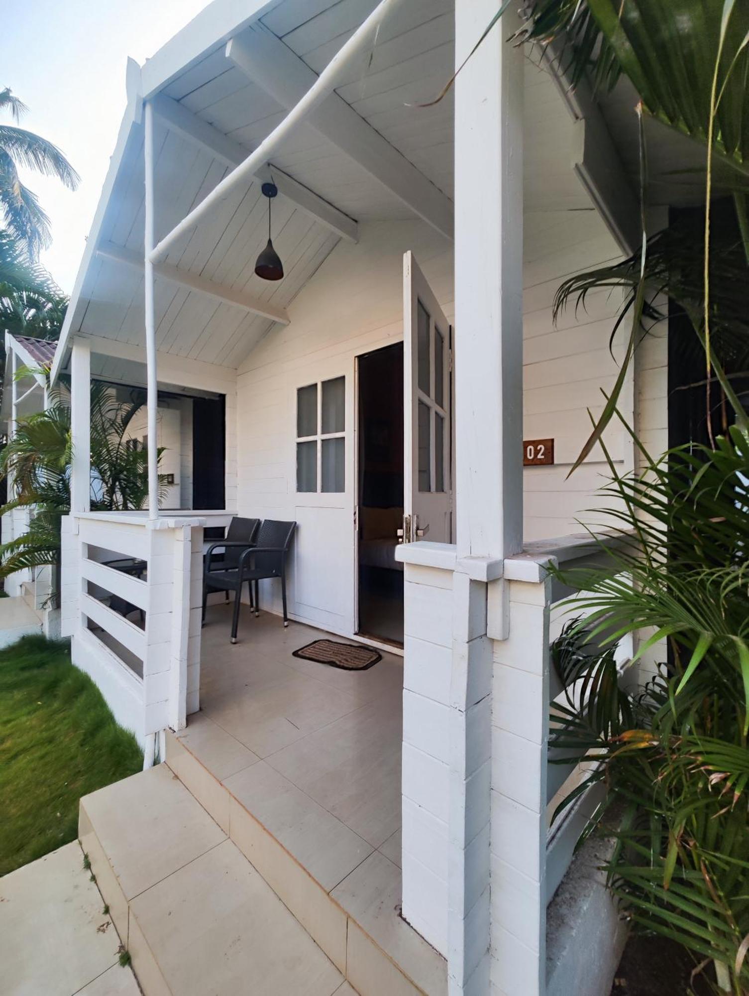 Seabliss Cottages Morjim Ngoại thất bức ảnh